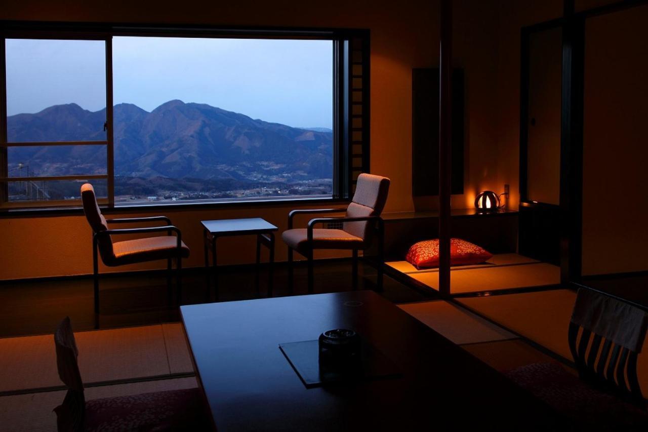 Shinki Hotel Shibukawa Екстериор снимка