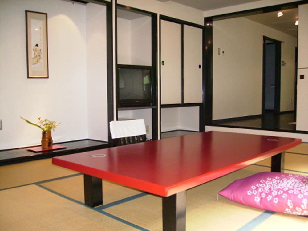 Shinki Hotel Shibukawa Екстериор снимка