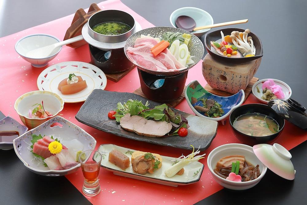 Shinki Hotel Shibukawa Екстериор снимка